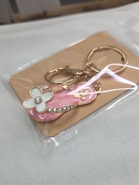 Ladies Pink White Flower Sandal Flip Flop Keychain Bag Charm Purse Charm New